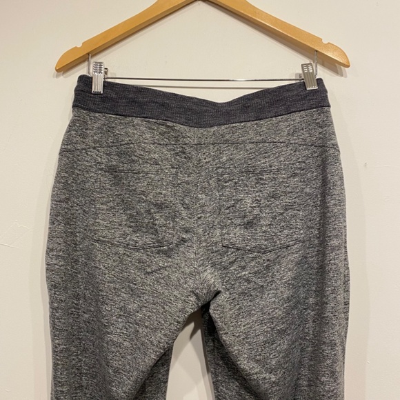 Athleta Flux Soft Stretch Jogger 2.0 Grey Loungewear Activewear Pants Size Small - Picture 3 of 5